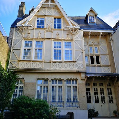 Les Visages Des Tournelles Bed & Breakfast Реймс Екстериор снимка